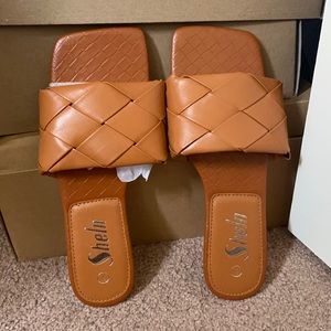 Cute trendy sandals!